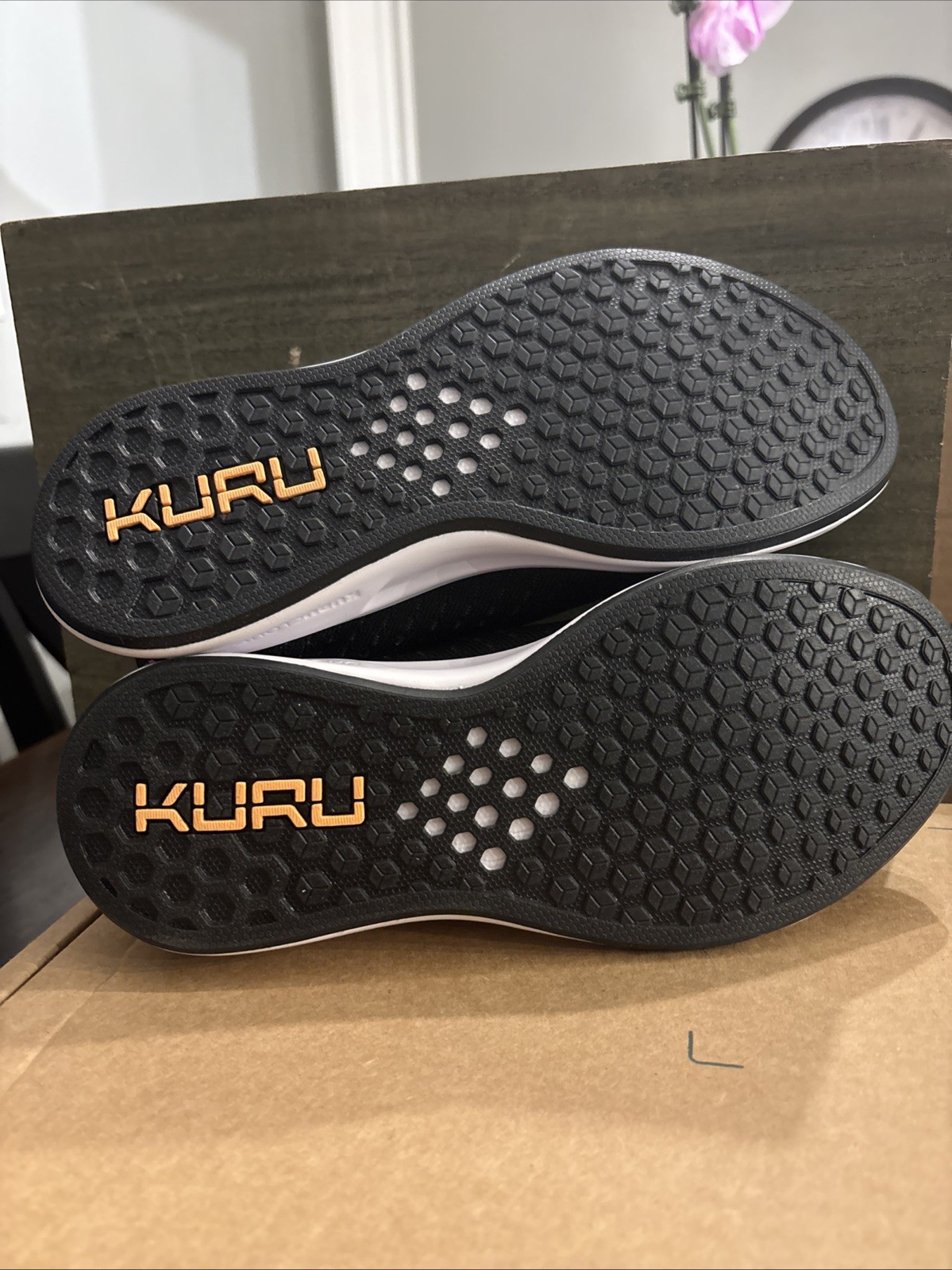 Kuru Atom Slip On Womens Size 7.5 Black White Athletic Walking Shoes Sneakers