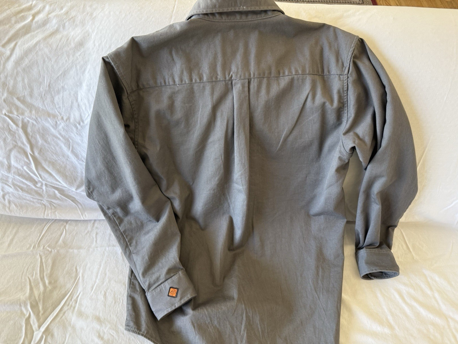 Wrangler Men’s FR Shirt Size Medium, Grey, Button-Up, Riggs Workwear