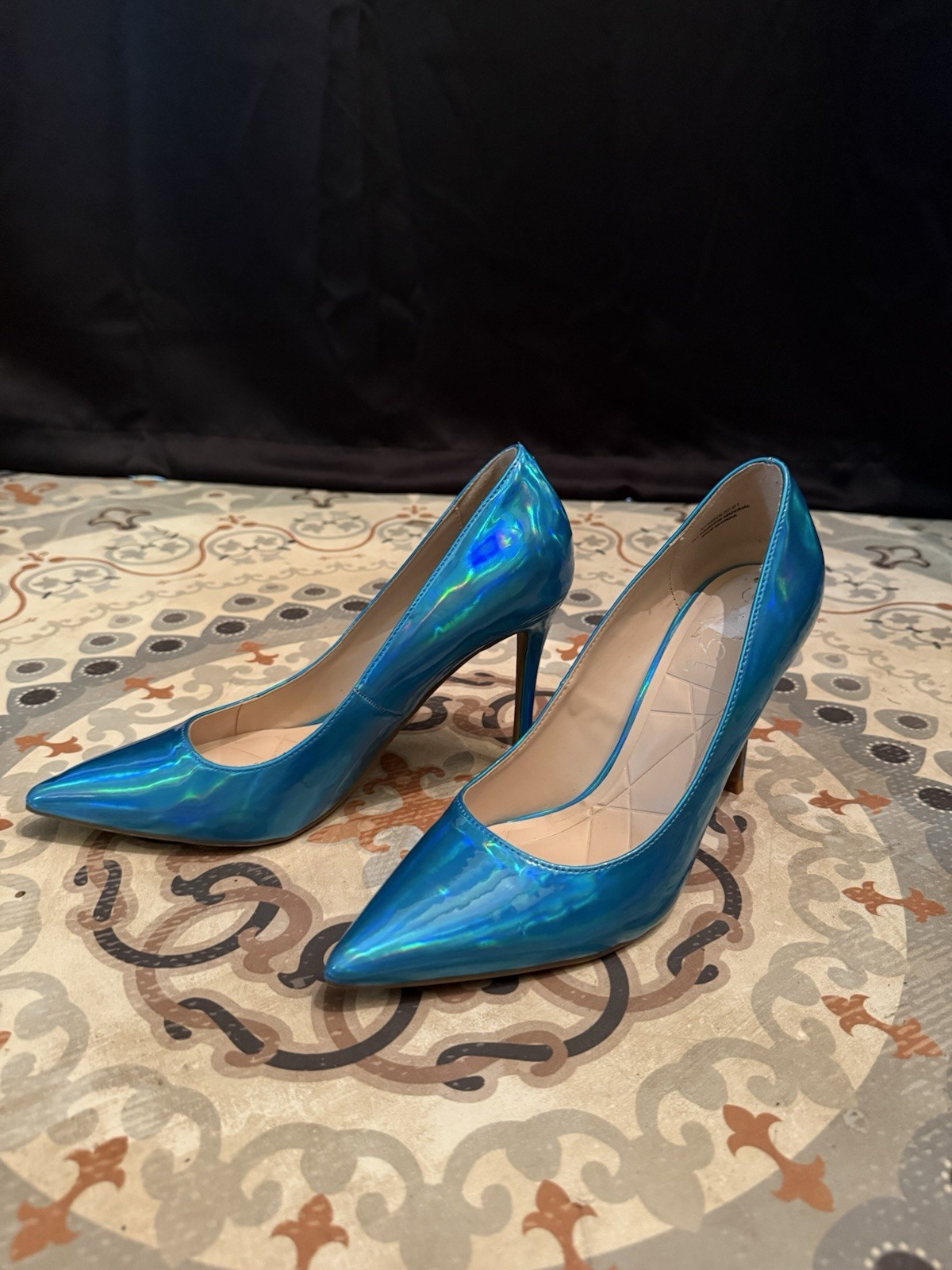 Rouge Women Blue Iridescent Patent Leather Pointed Toe Pumps Slip-On US 10