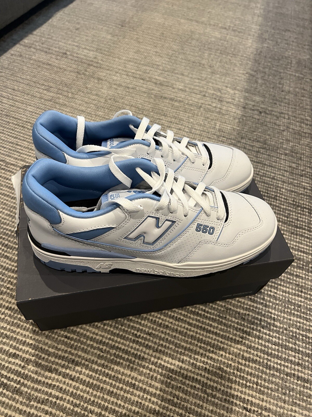 Size 10 – New Balance 550 Team Carolina Blue