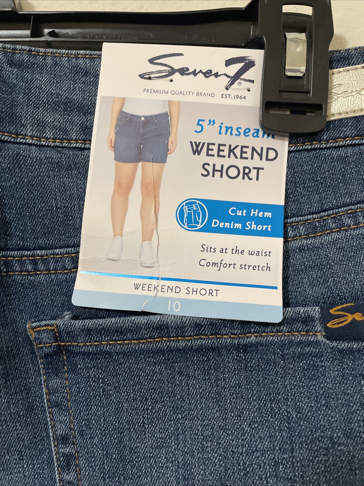 NWT Seven7 Women’s Denim Frayed Hem Slim Fit Weekend Short Wildfire Size 10