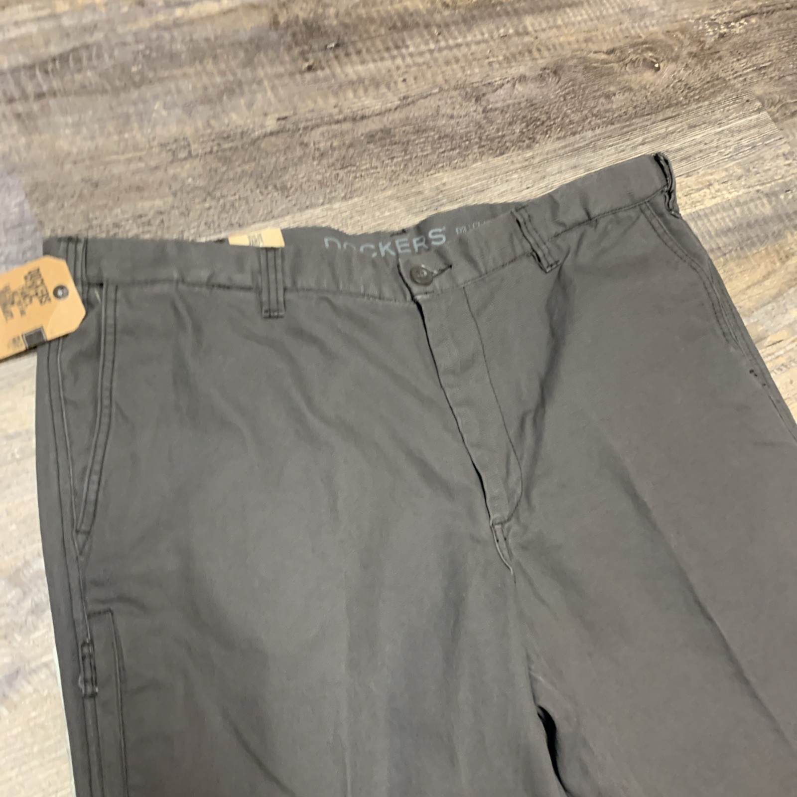 Dockers Men D3 Classic Fit Ultimate Cargo Gray Pants Size 42×30 New With Tags