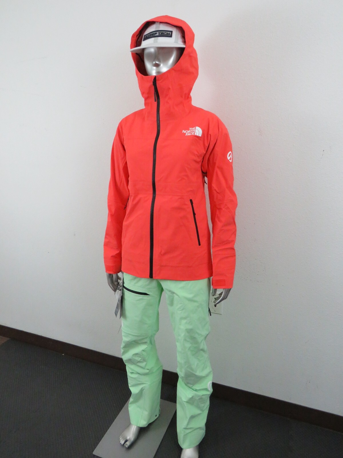 Womens The North Face Summit Chamlang FUTURELIGHT Ski Climbing Shell Jacket Oran