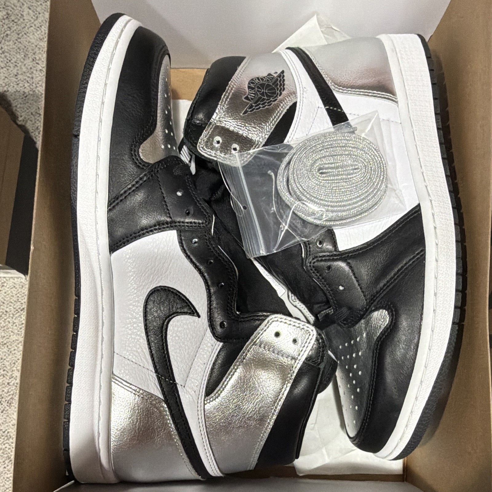 Women’s Nike Air Jordan 1 Retro High Silver Toe Size 13w 11.5m
