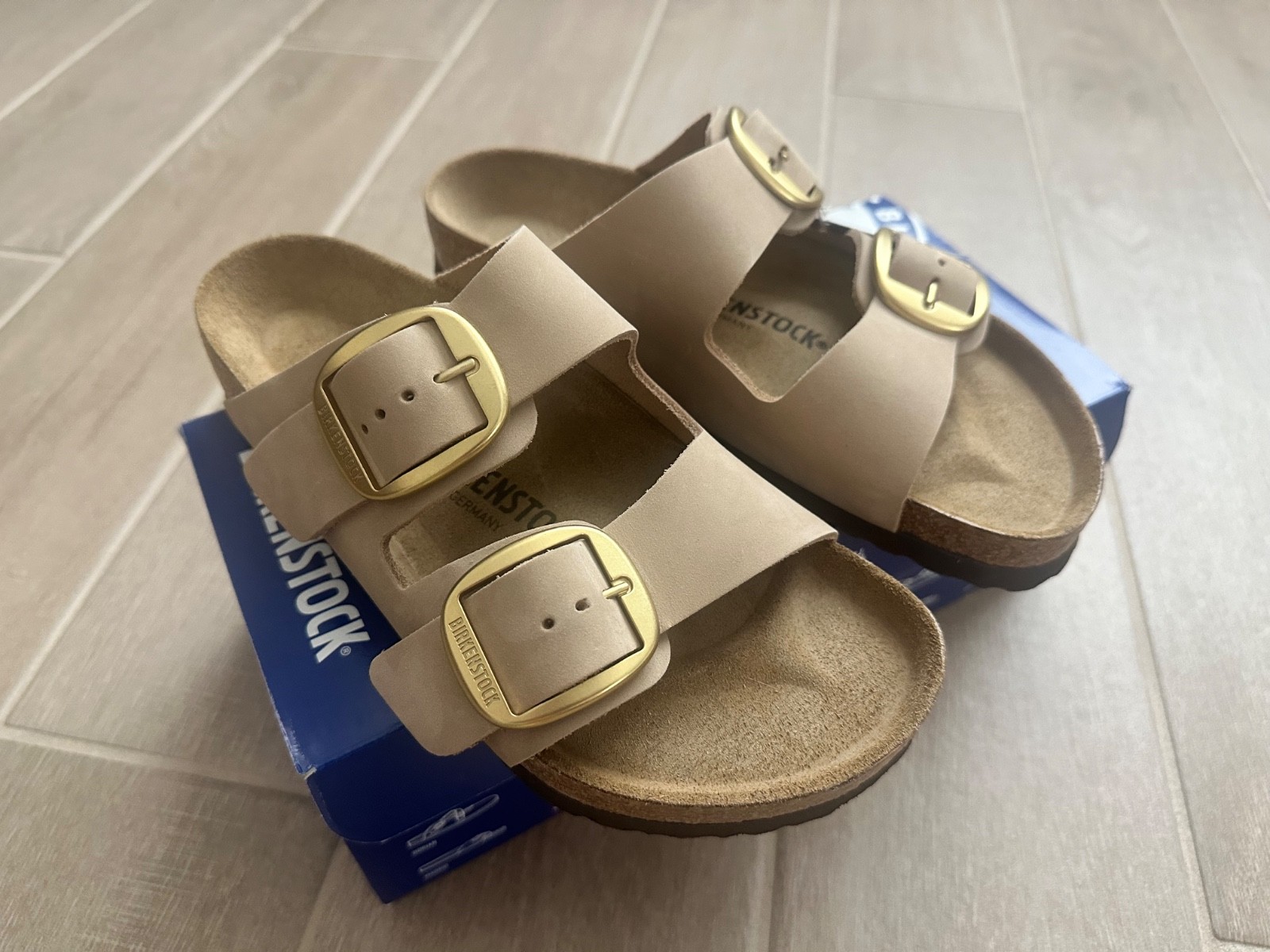 Women’s BIRKENSTOCK Arizona Big Buckle Birko-Flor SANDCASTLE 38 US 7 New in Box
