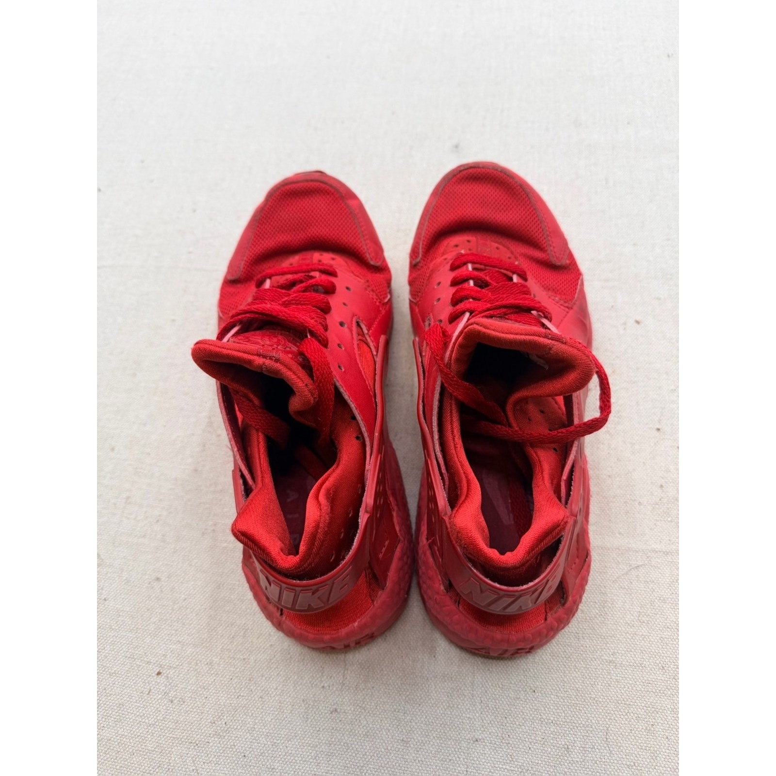 Nike Air Huarache Triple Red