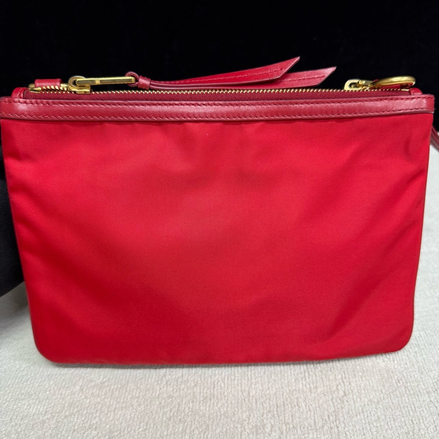 Prada Clutch Red Tessuto Nylon Calfskin (zs051826b5r)