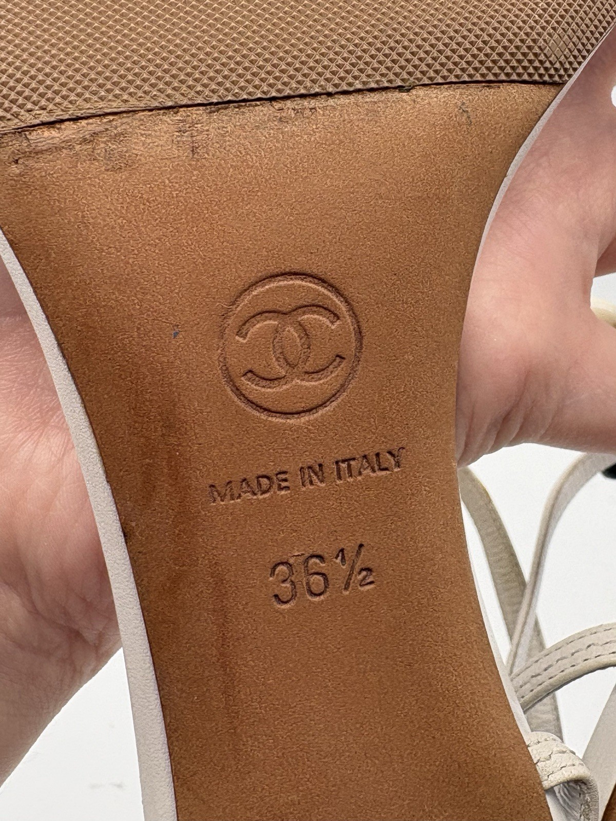 Chanel White Leather T Strap Sandals Beaded Accent CC Logo Vintage Size EU 36.5