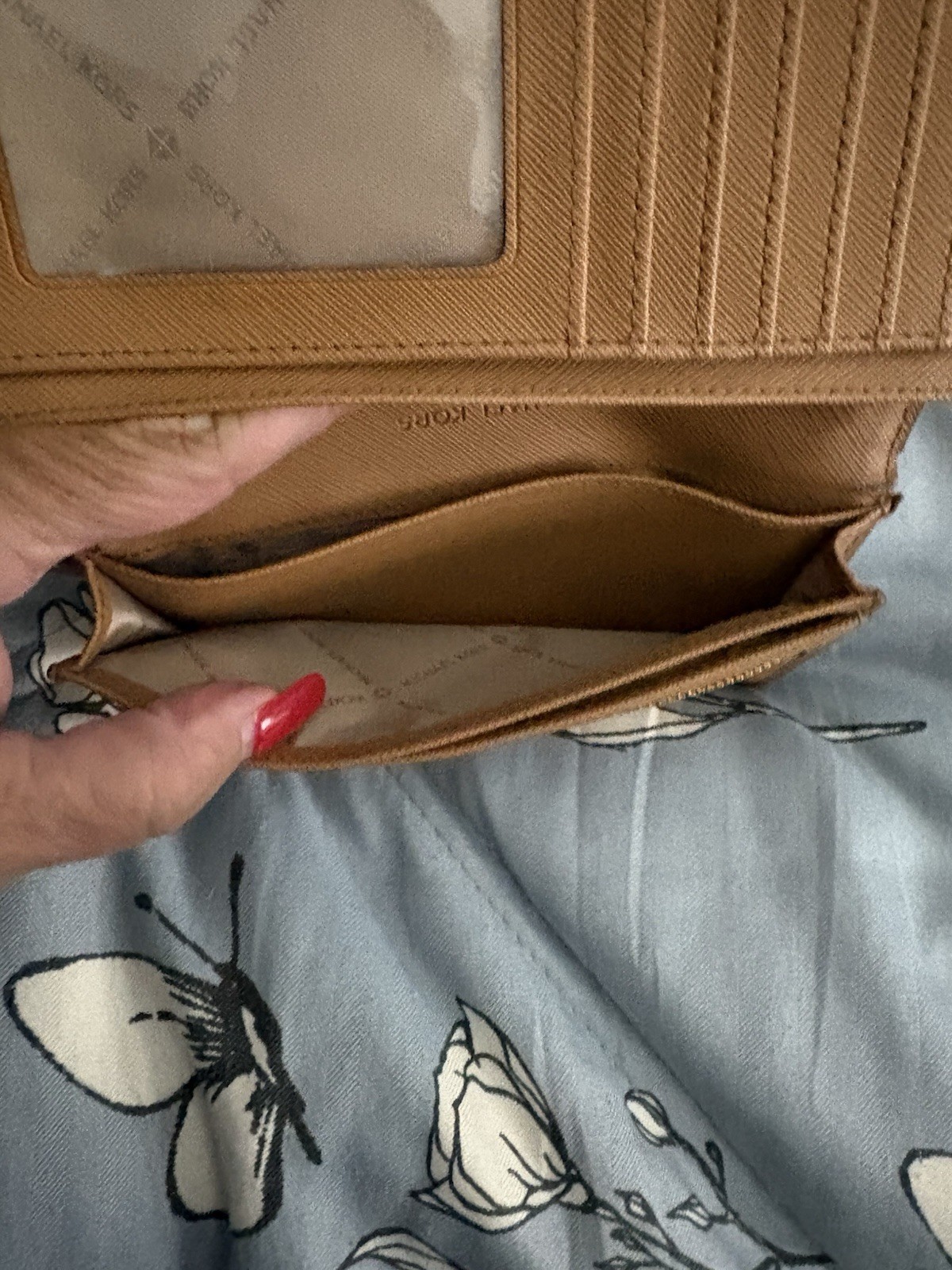 Michael Kors Jet Set Travel Large Flat Multifunction Phone Case – Vanilla
