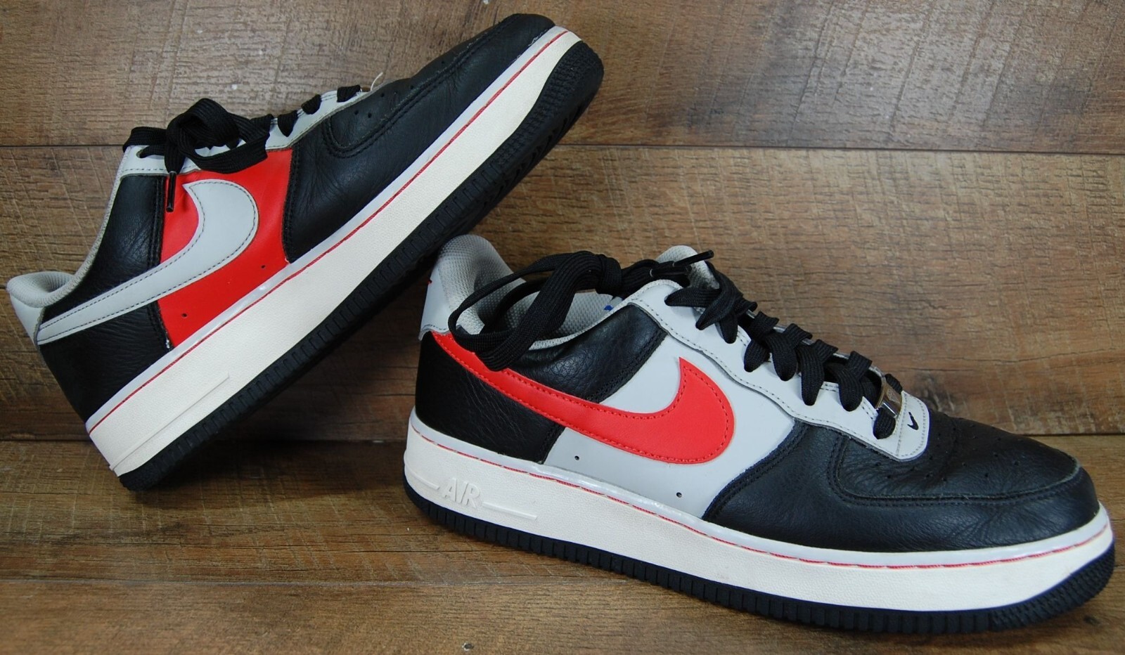 Nike Air Force 1 ’07 LV8 EMB Shoes Black Chile Red Gray Fog DC8874-001 Men’s 9.5