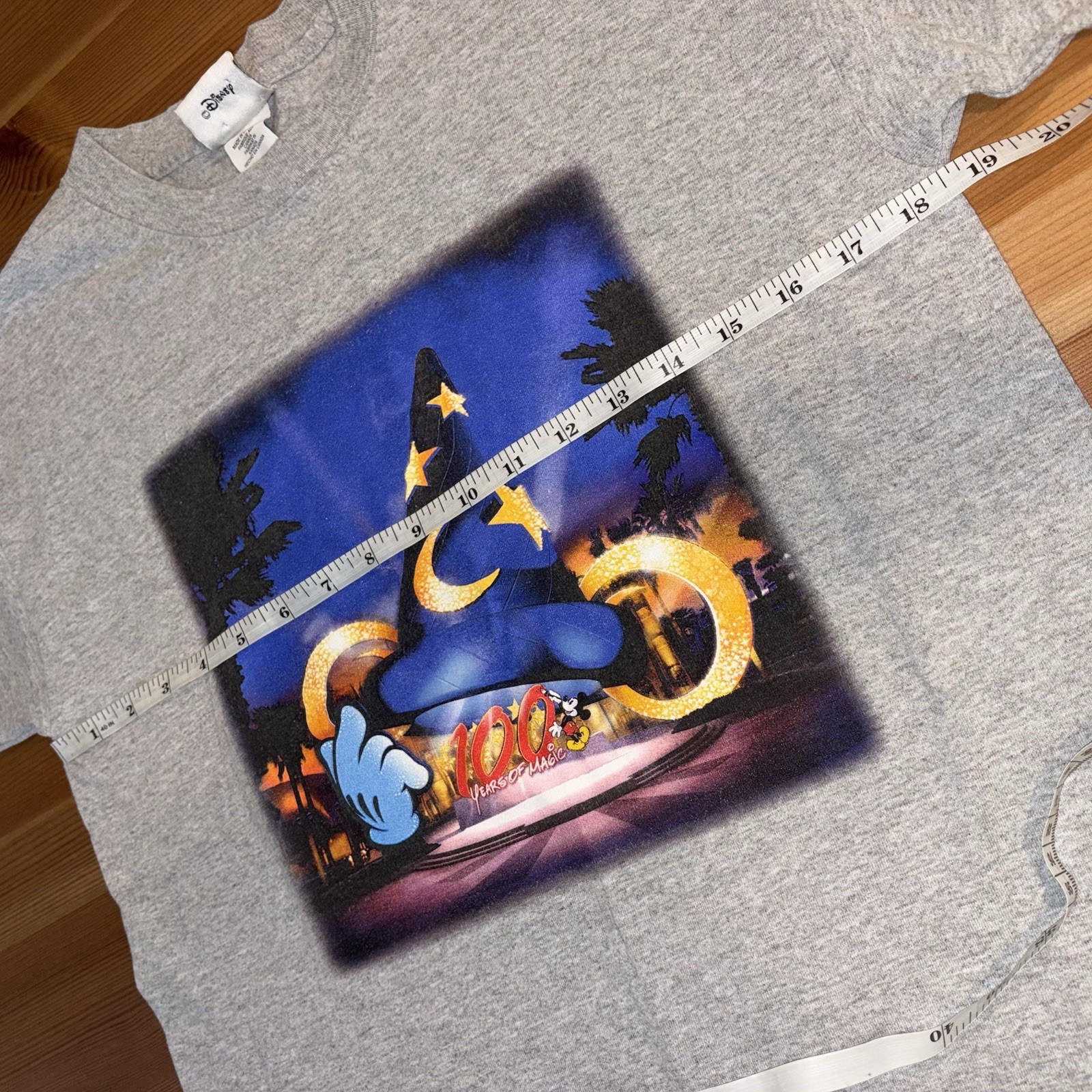 Vintage 2001 Walt Disney World 100 Years Of Magic TShirt Fantasia Hat Kids Large
