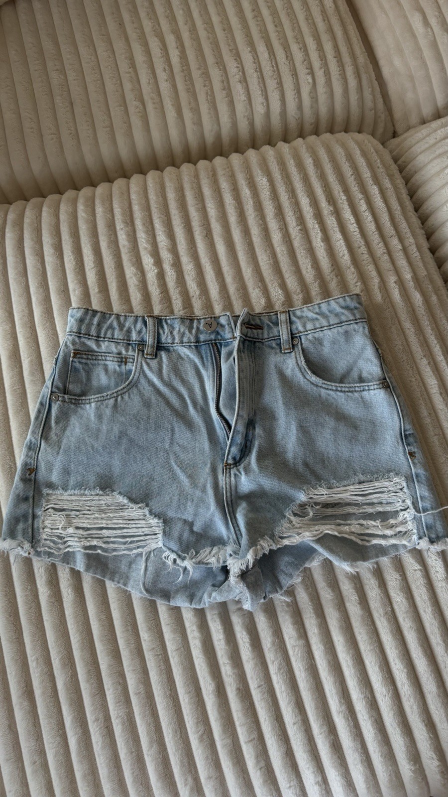 Abrand Jeans A High Relaxed Short High Rise Light Wash Cut Off Shorts 28
