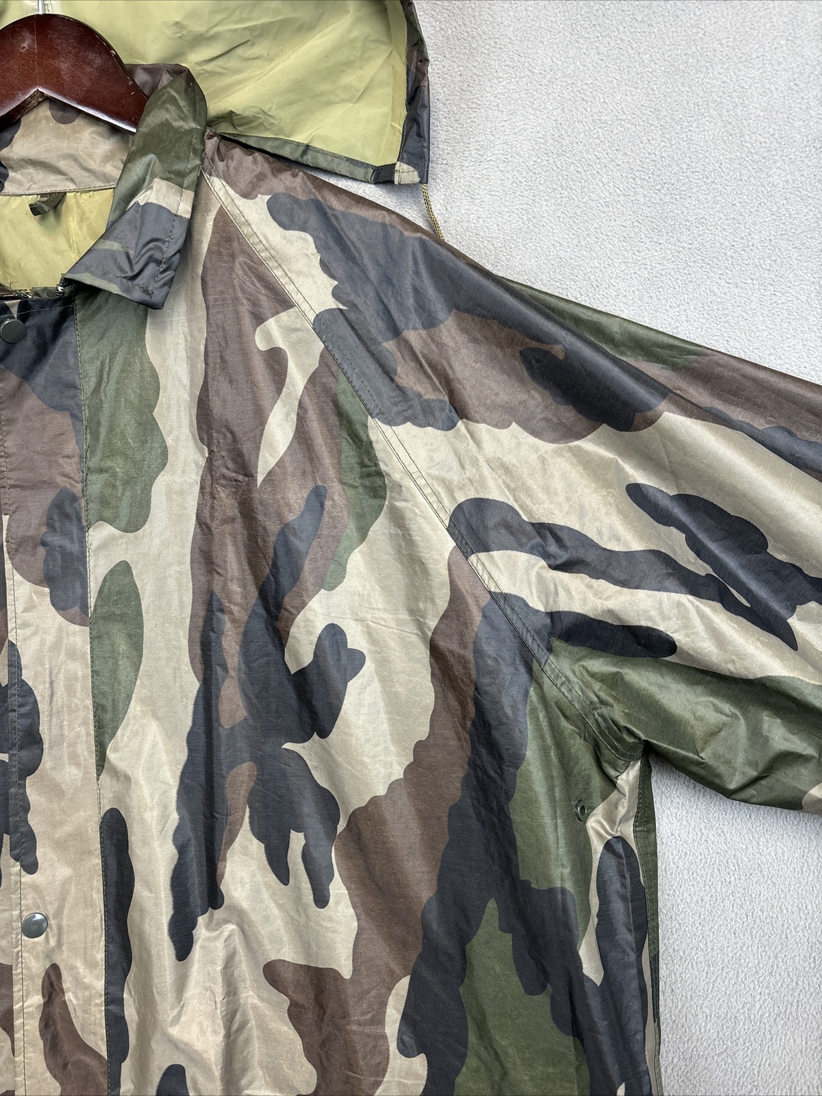 Mil-Tec by Sturm Men’s XL Frog Camo Green Rain Hunting Jacket Removable Hood
