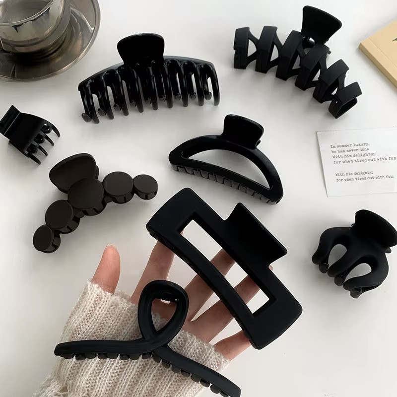 Women Elegant Black Geometric Plastic Hair Claw Lady Sweet Long Hair Holder Toot
