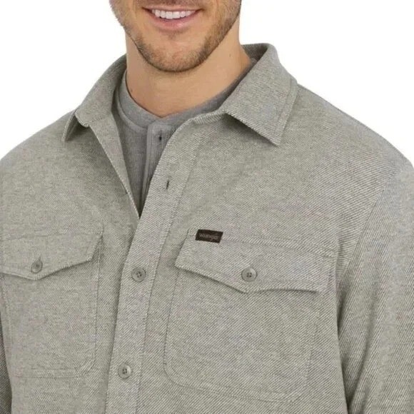 Wrangler Men’s Size M Gray Flannel Knit Shirt With Button Front L1624