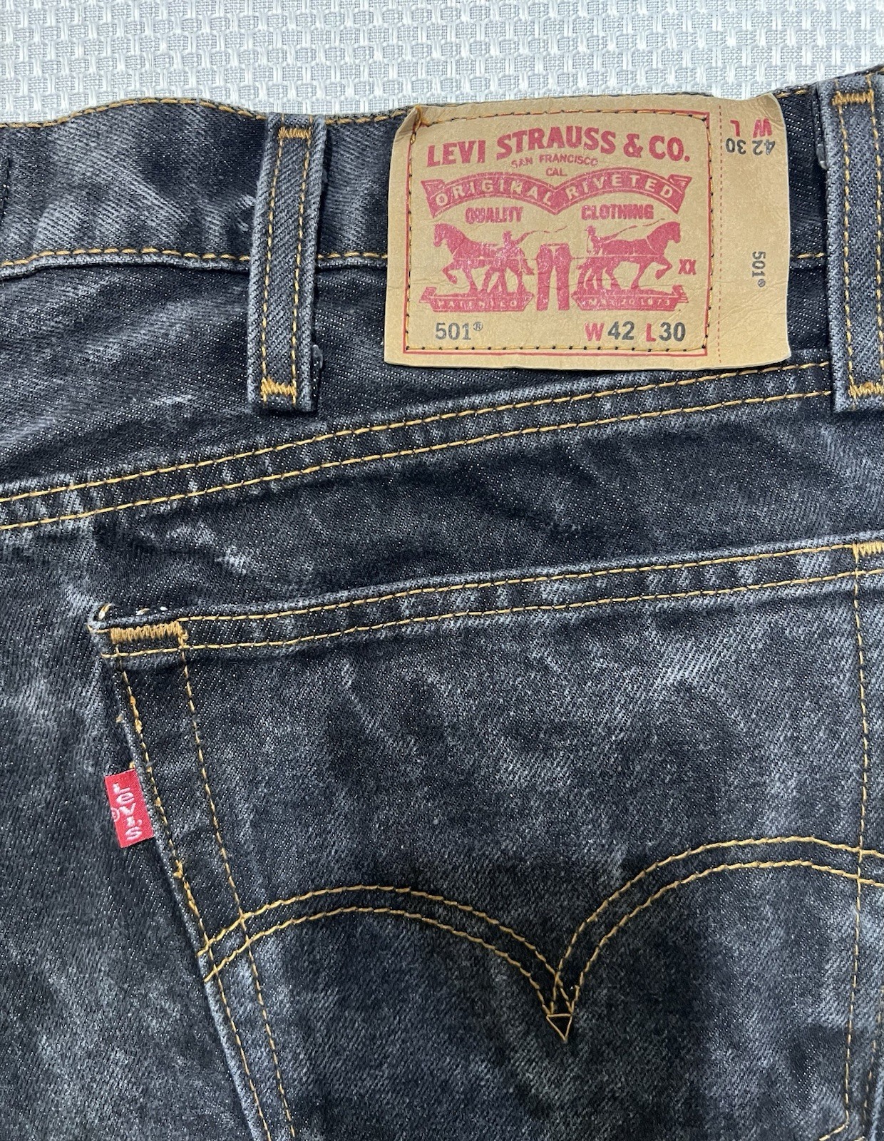 Levi’s 501 Original Fit Jeans Men’s 42×30 Black Wash Button Fly Made in Mexico