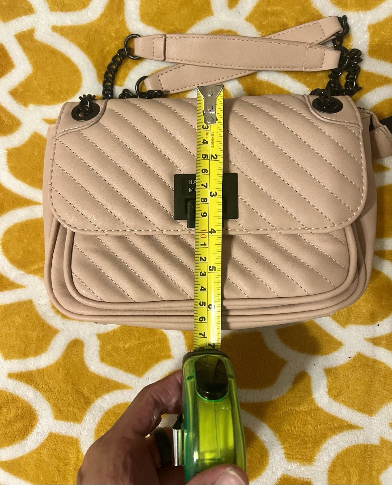 Badgley Mischka Beige Quilted Crossbody Bag Black Chain Strap, Zip Turn Lock
