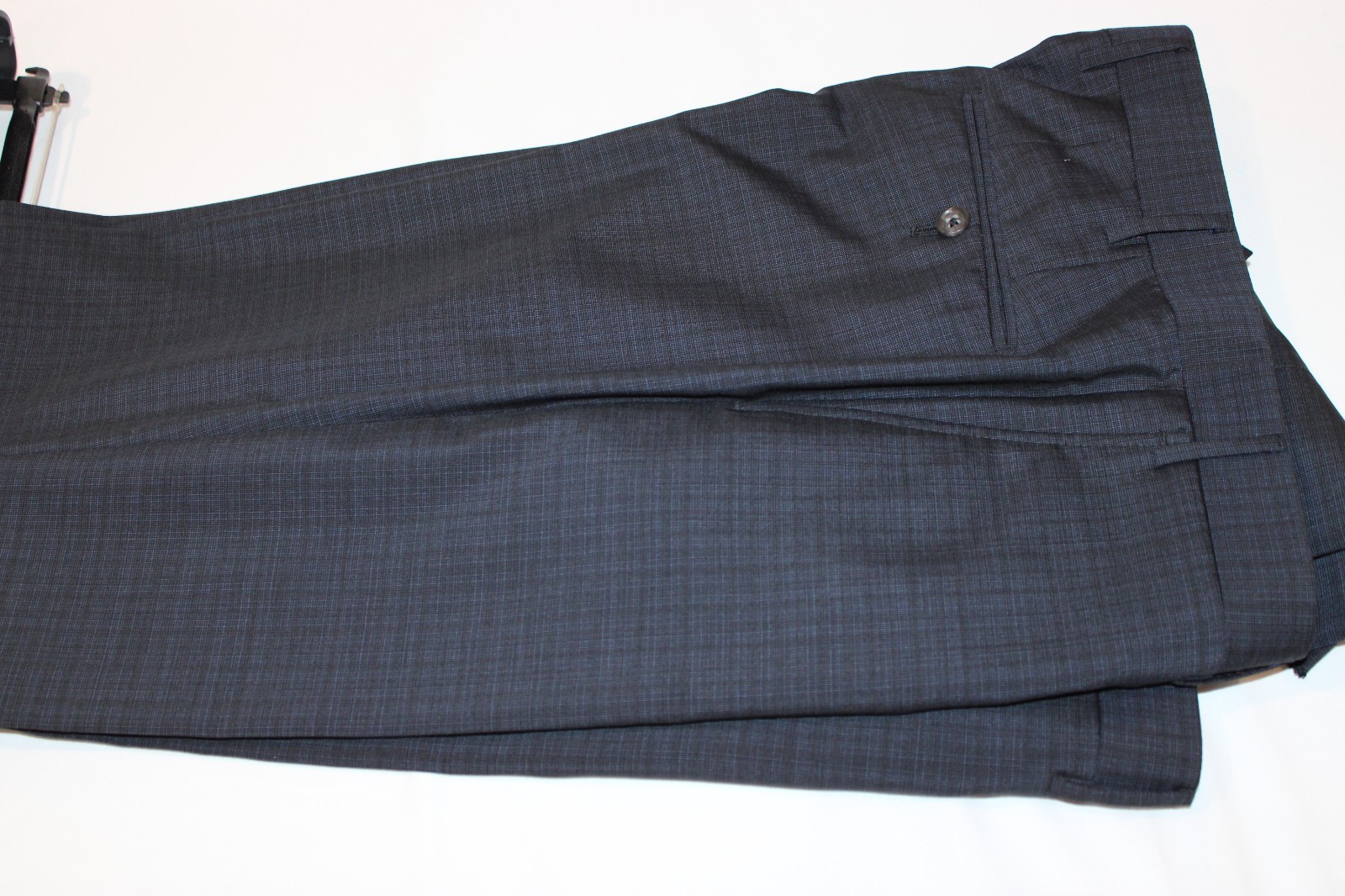 Corneliani Collection Virgin Wool Black Navy Plaid 2-Button Suit Size 42R $2995