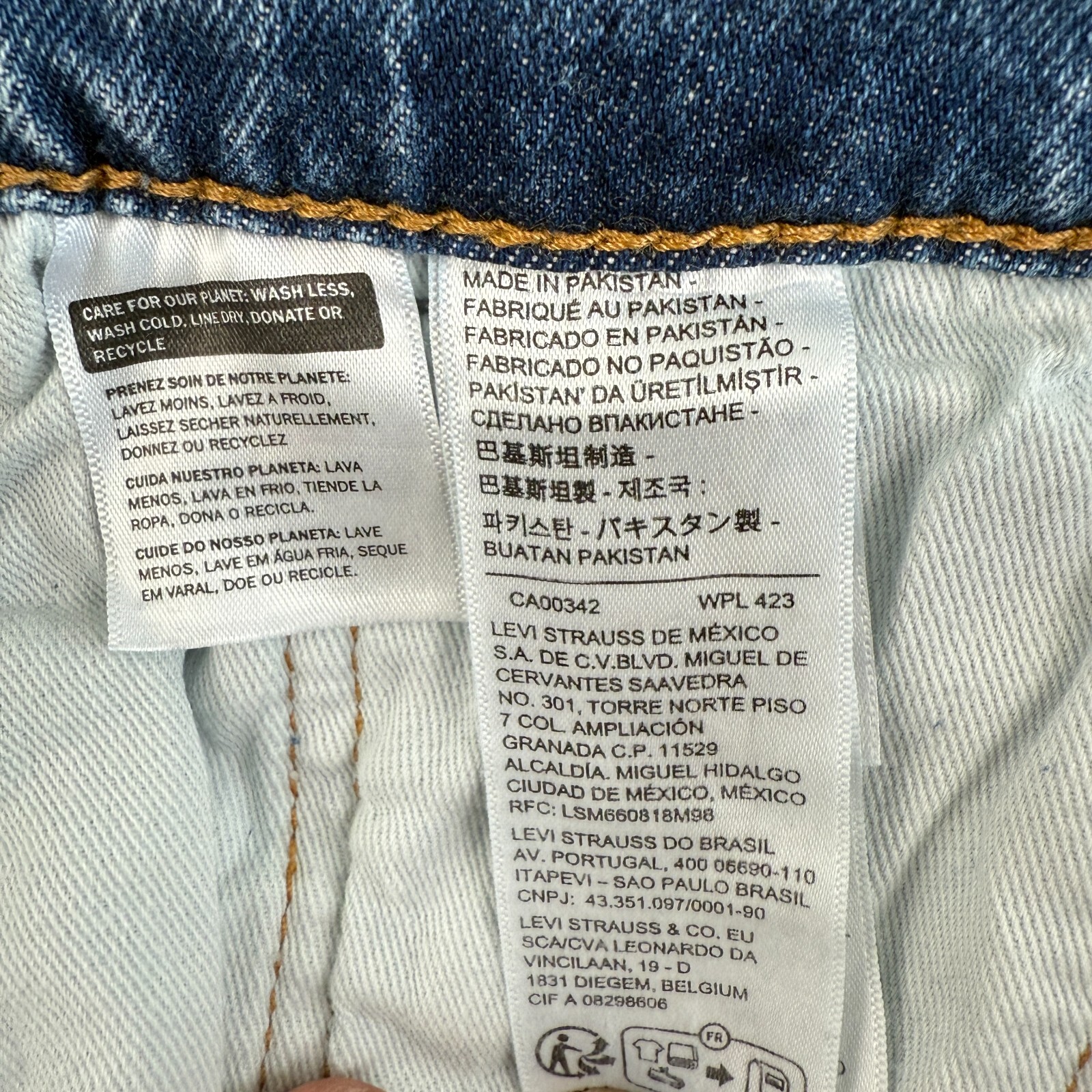 Levi’s Premium Men 502 Taper Fit Stretch Tapered Leg Jeans 32×34 Blue NWT