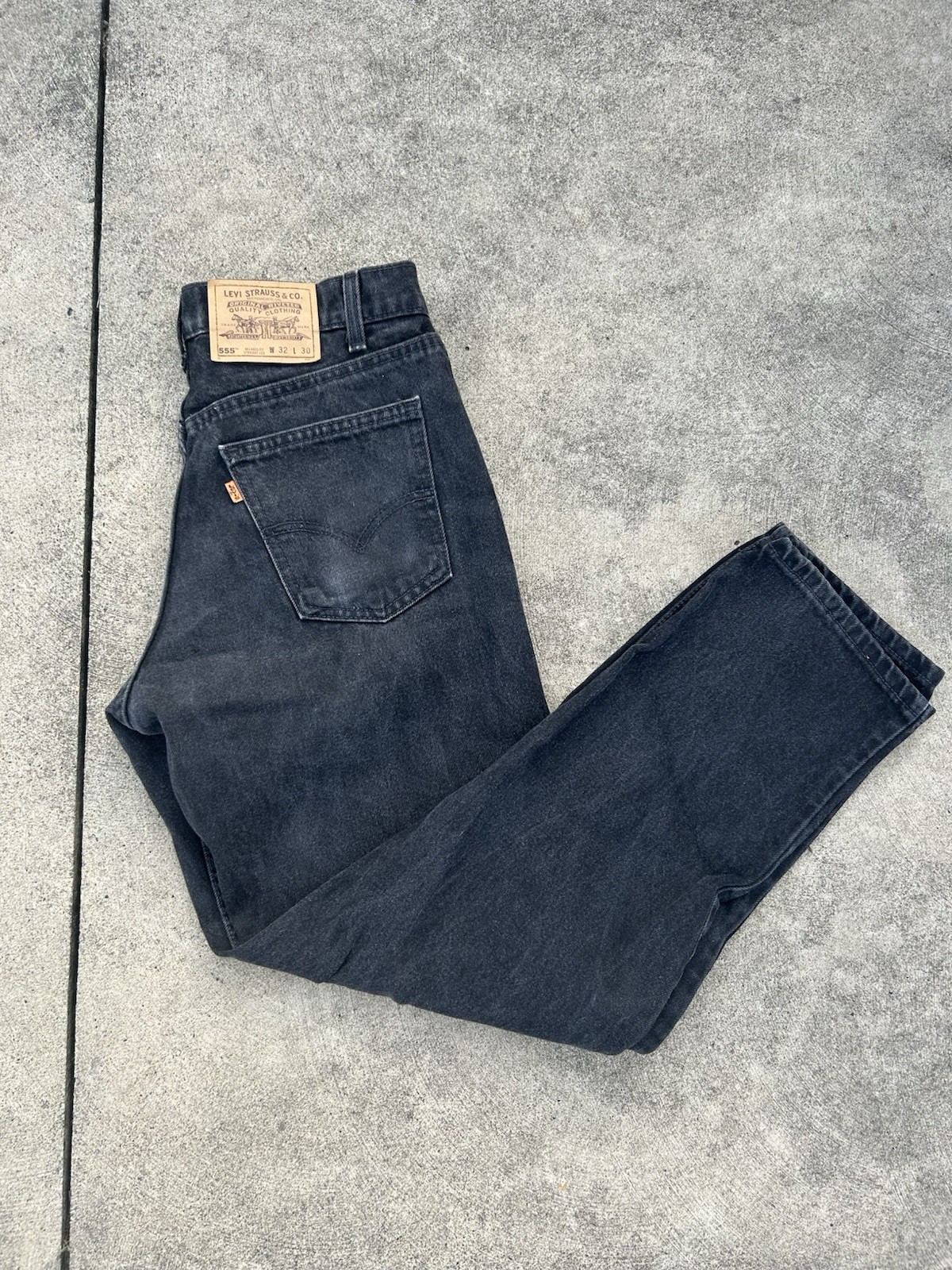 Early 90s Black Straight leg Relaxed fit Orange tab 555 Levi’s 32W 30L‼️‼️