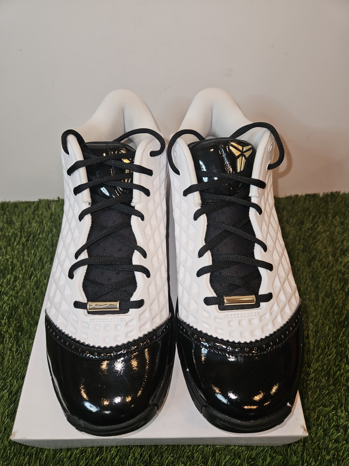 Size 9 – Kobe III Low Protro (IQ3916 100) Mambacita