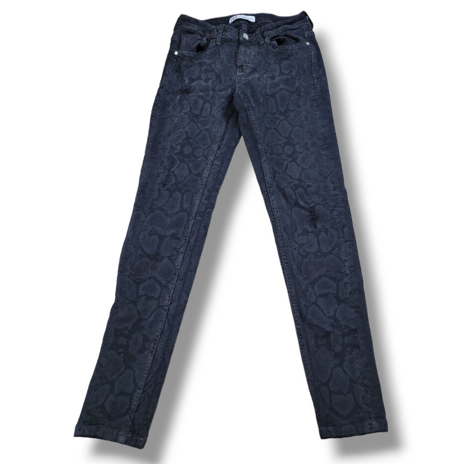 Zara Jeans Size 4 26×27.5 Skinny Jeans Stretch Ankle Distressed Snakeskin Print
