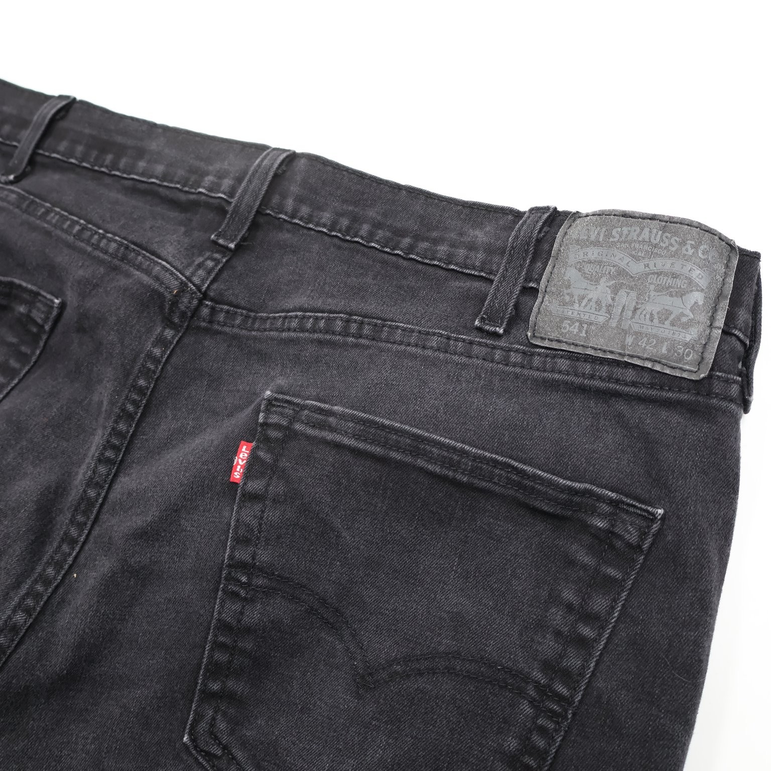 Levi’s 541 W42 x L30 Men’s Jeans Denim Black Athletic Taper Relaxed