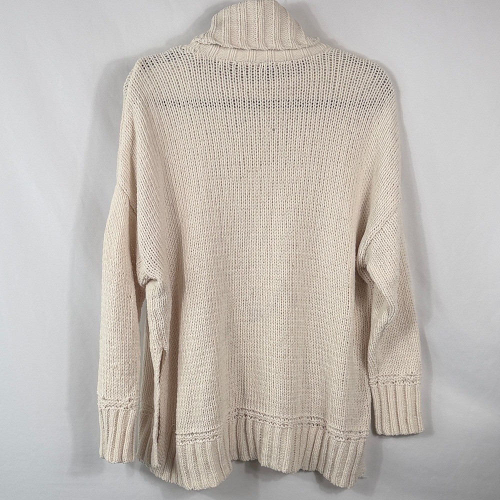 Aerie Cream Oversized Chunky Knit Turtleneck Sweater. Size S. Pulling Treads
