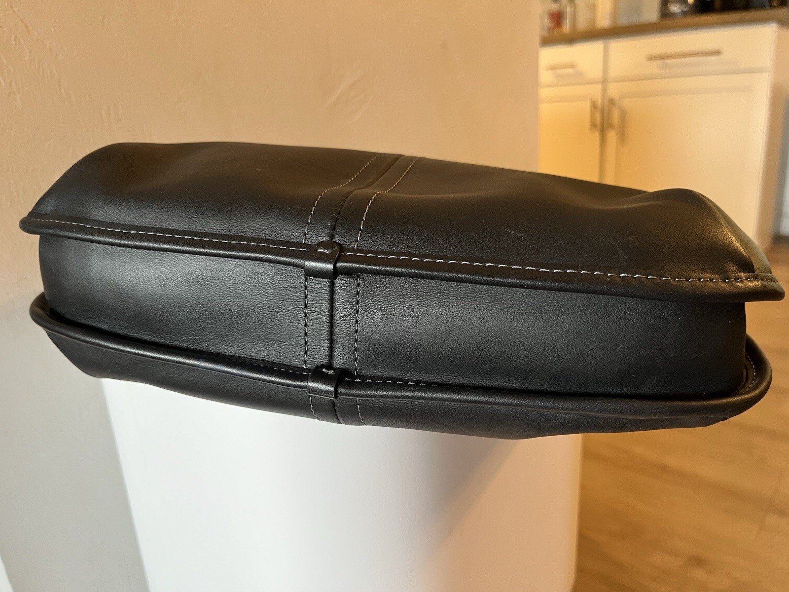 COACH Ergo 33 Black Glovetanned Leather Crescent Shoulder Bag C2265 EUC