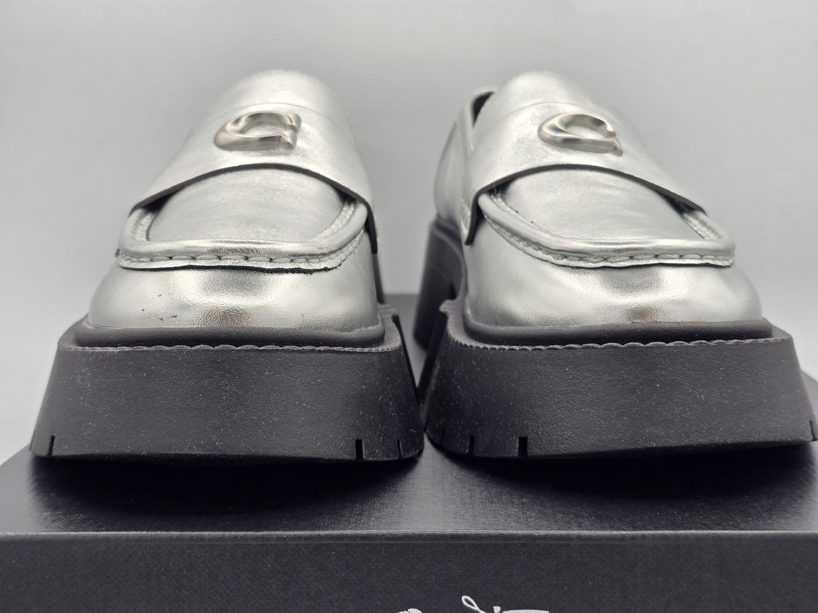 Coach Leah Metallic Leather Silver Loafers Chunky Heel SIZE 8.5 B NEW MSRP $195