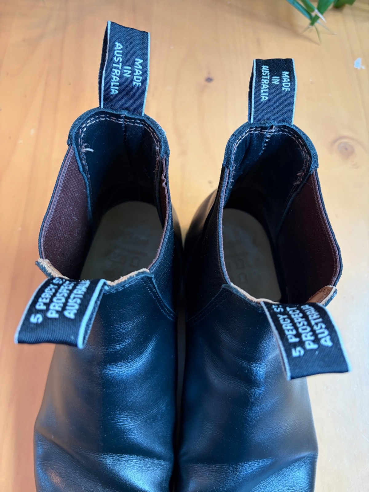 R.M. Williams Classic Craftsman Leather Chelsea Boots US 10 / UK 9 – Barely Worn