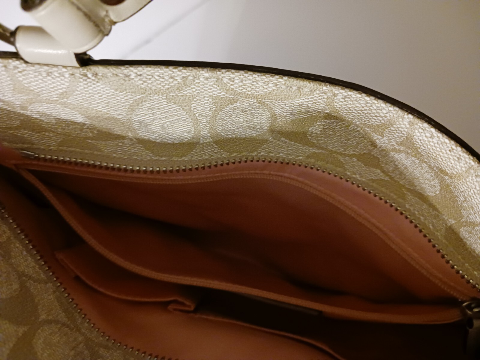 Coach Leather Signature Heritage Pink/Beige #F14477