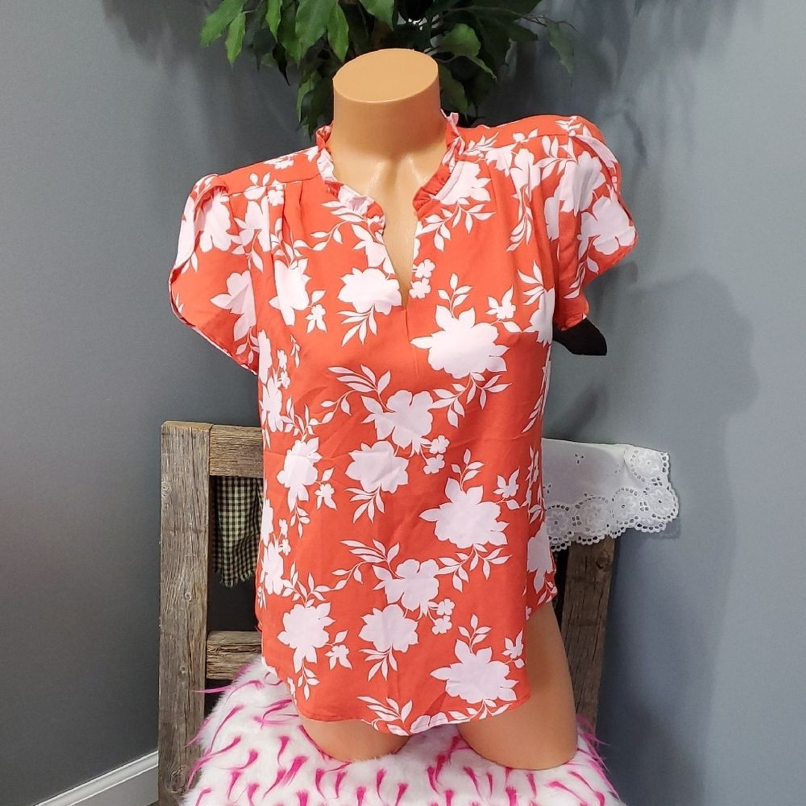 41 Hawthorn floral ruffle top S EUC