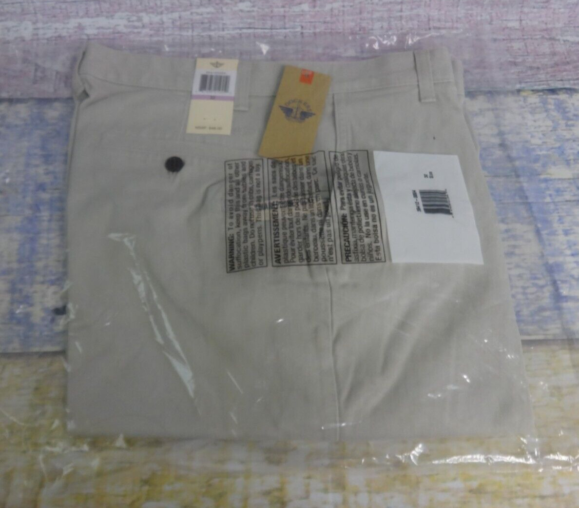 Dockers Mens Shorts Size 32 Light Gray, Has Smart Phone Pocket! New NWT