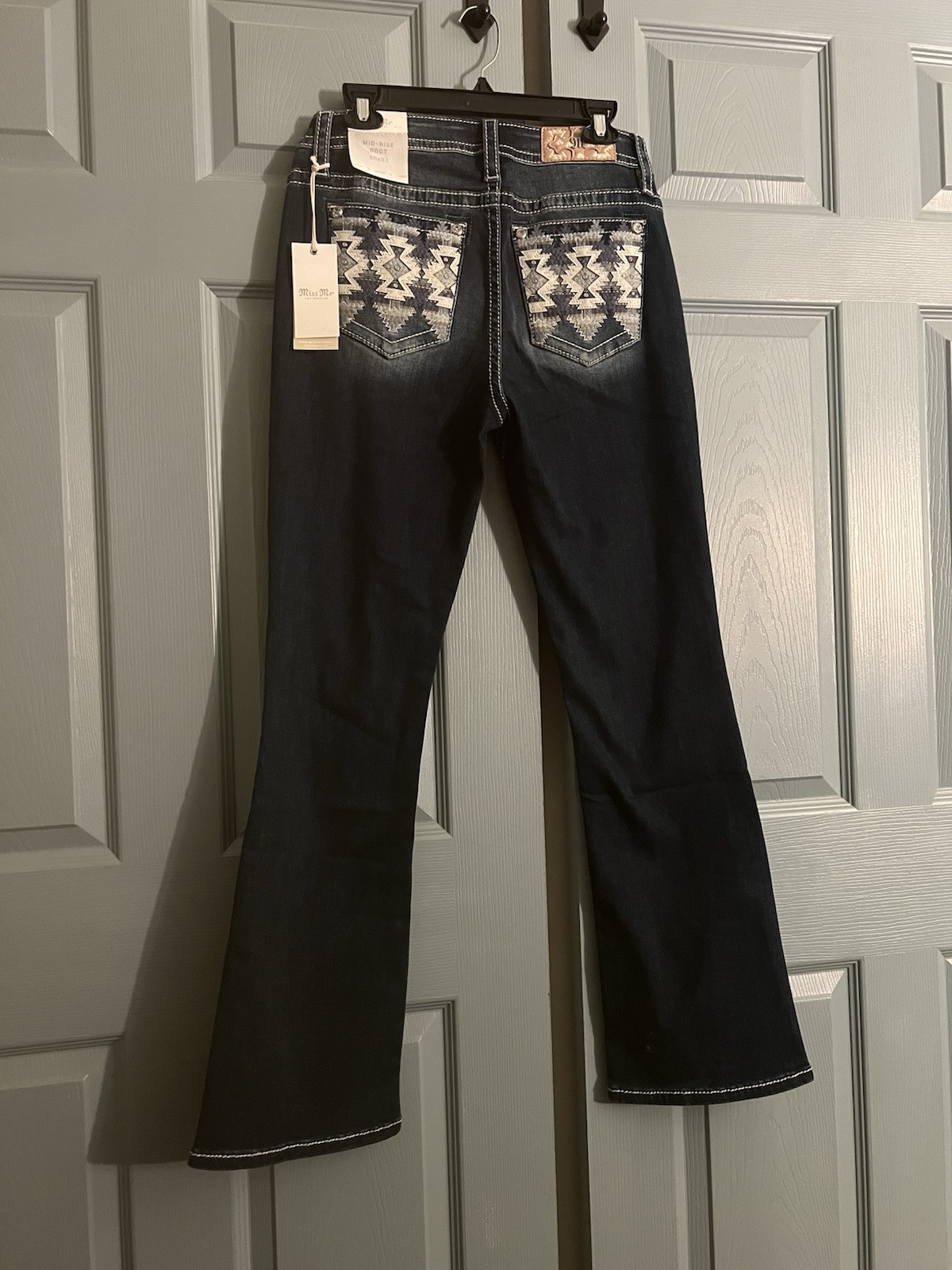 Miss Me Mid-Rise Boot Style M9176BV Size waist 30 X 32 Length NWT $119