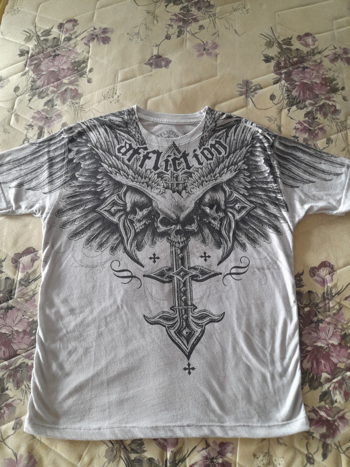 Affliction Men’s Widowmaker Graphic T-Shirt Short Sleeve XL White Gray