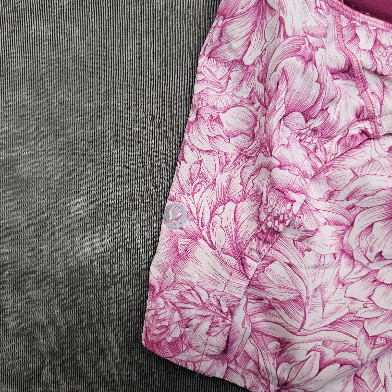 Lululemon Shorts Womens 4 Pink Floral Running 3.5in Lined Zip Pocket Athletic