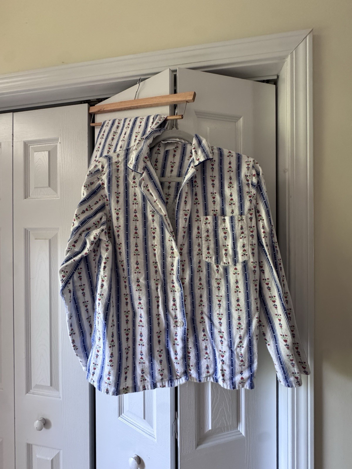 Vintage Body Image Women’s Flannel Pajama Set M White/Blue Stripe Heart