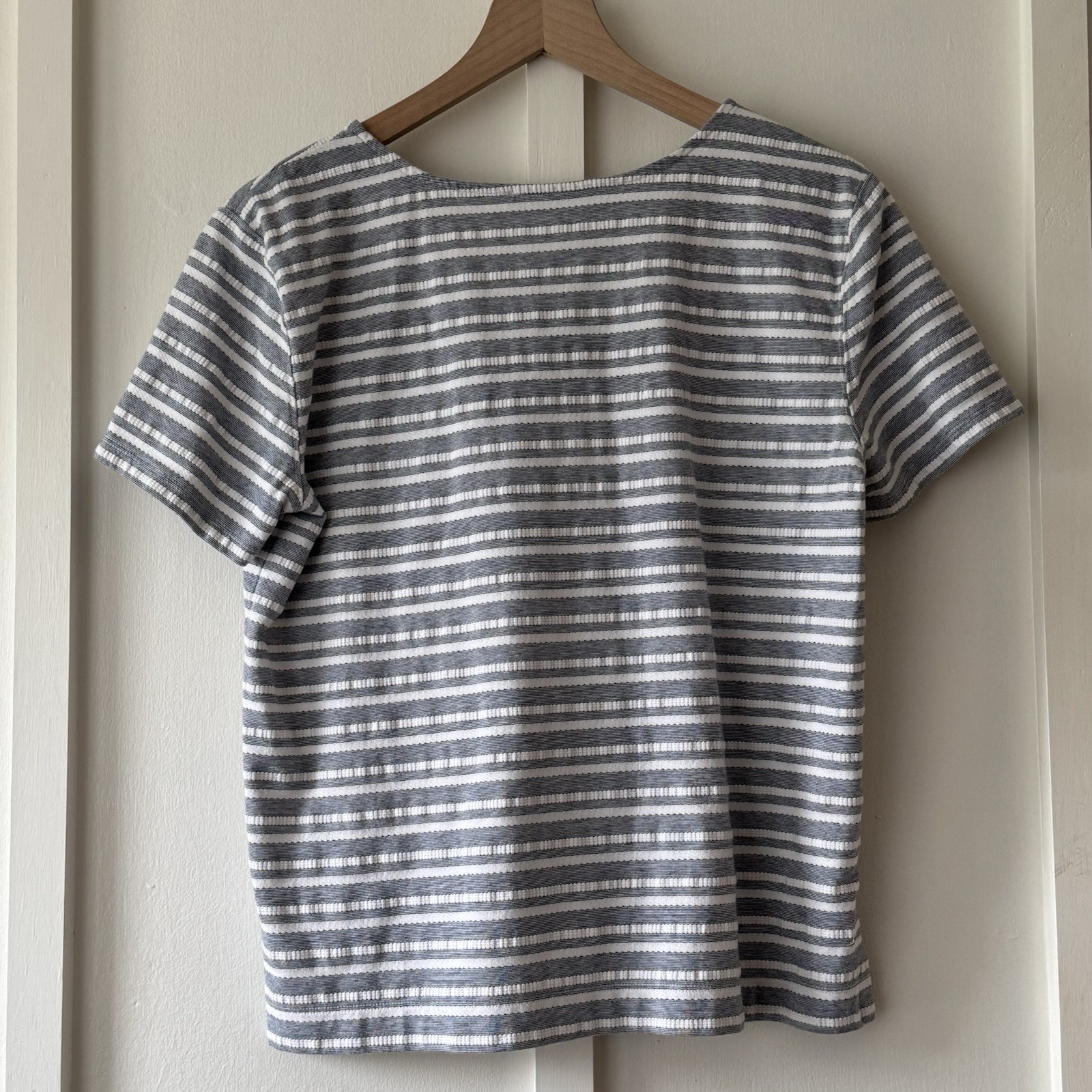 Loft Blue/Gray And White Textured Stripe V-Neck Tee Size Medium