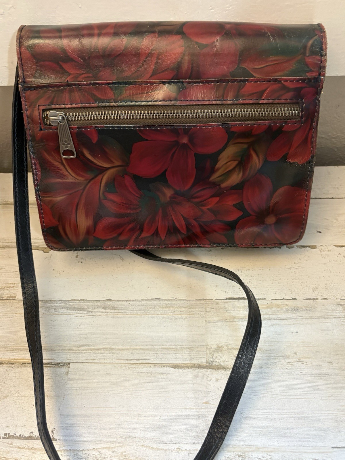 Patricia Nash Floral Multicolor Small Crossbody Bag Push Lock Zip Inner Pockets