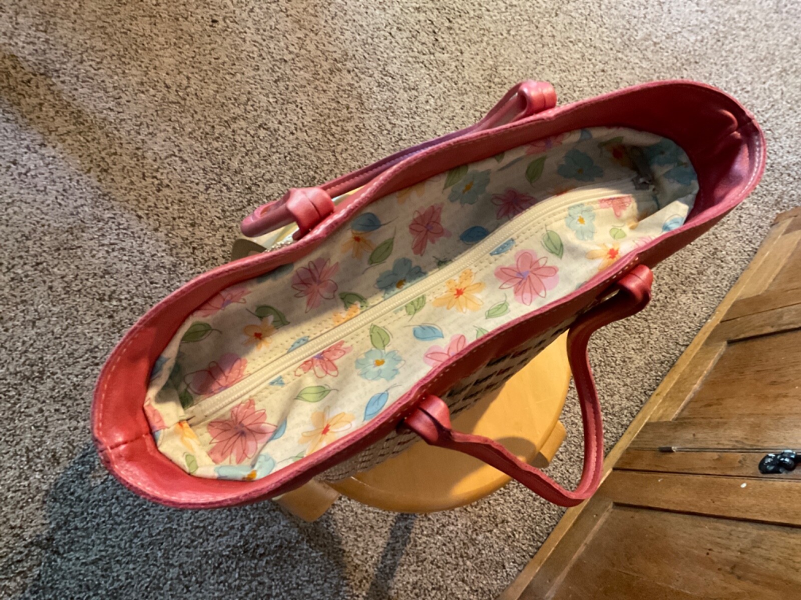 Preowned Longaberger Med.Sized To Go Bag. 17”L x 4”W x 11”H. Coral, green, turq.