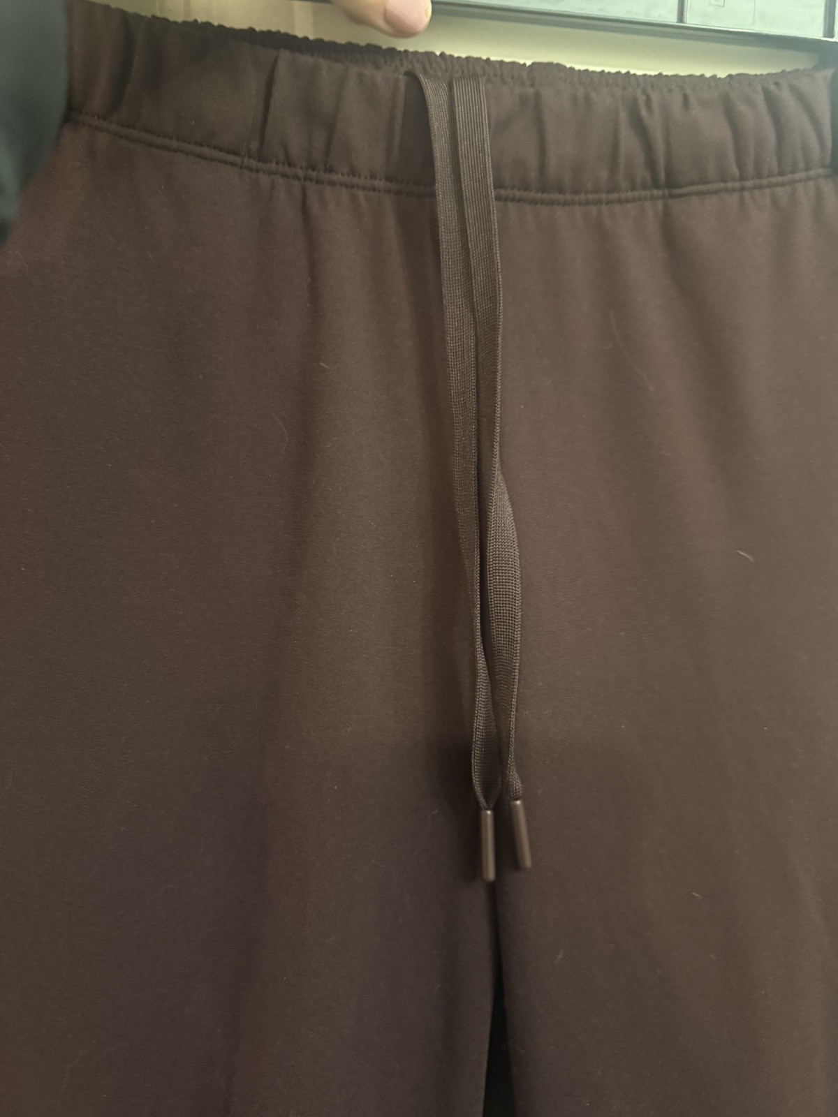 Vuori Women’s polyester/elastane sweatpants joggers size small wine color