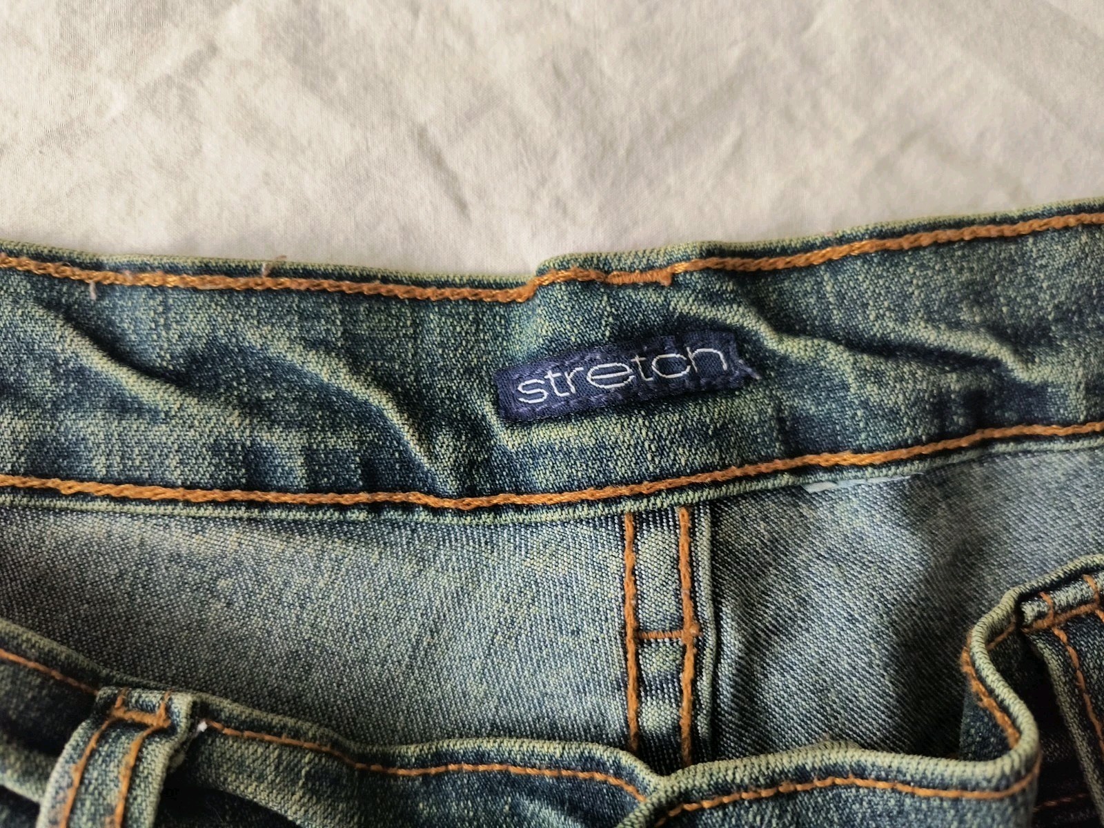 Jordache Men’s Jeans 34/33 Straight Medium Blue Wash Contrast Stitching