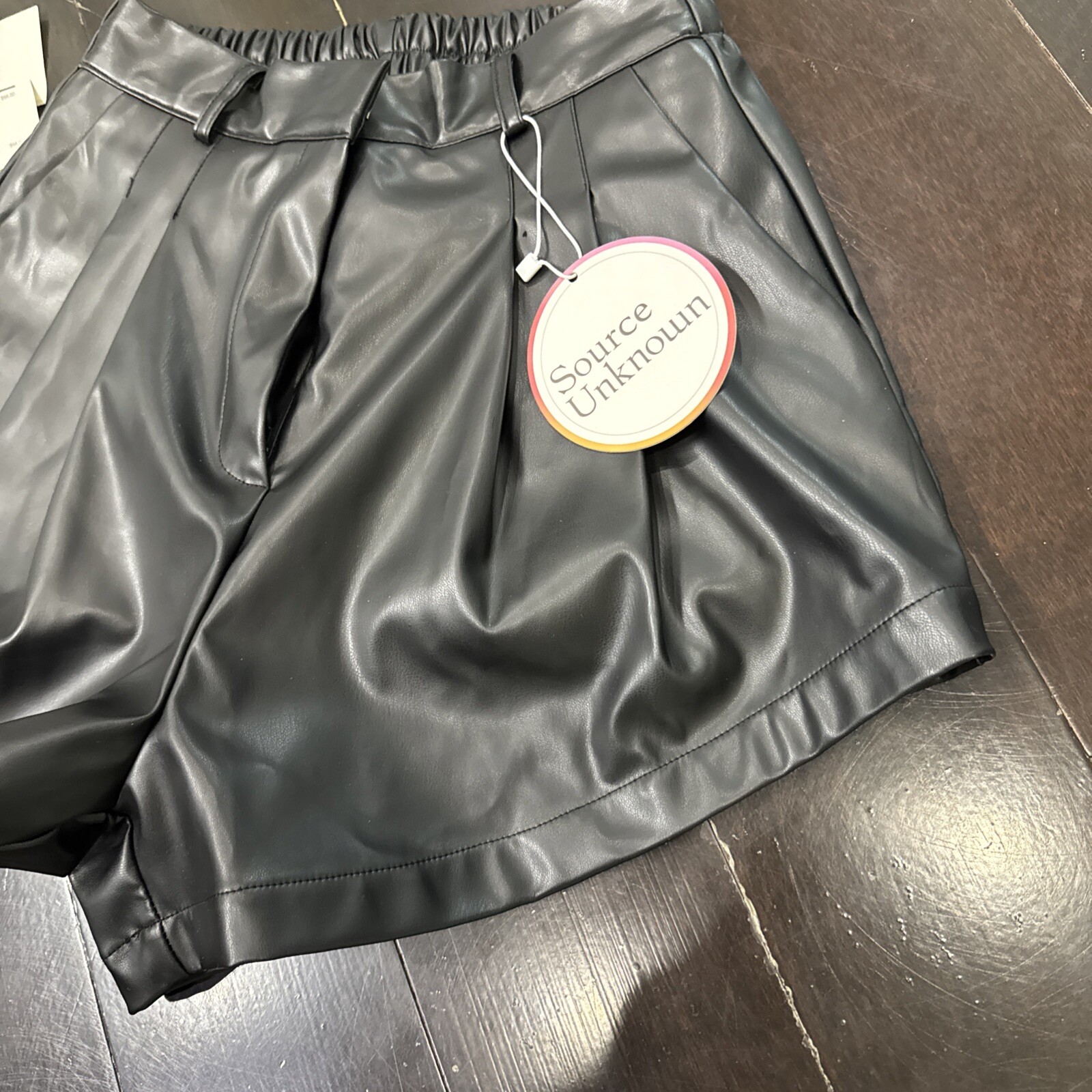 Source Unknown New With Tag Giacca High Rise Angled Leather Shorts Black S/M