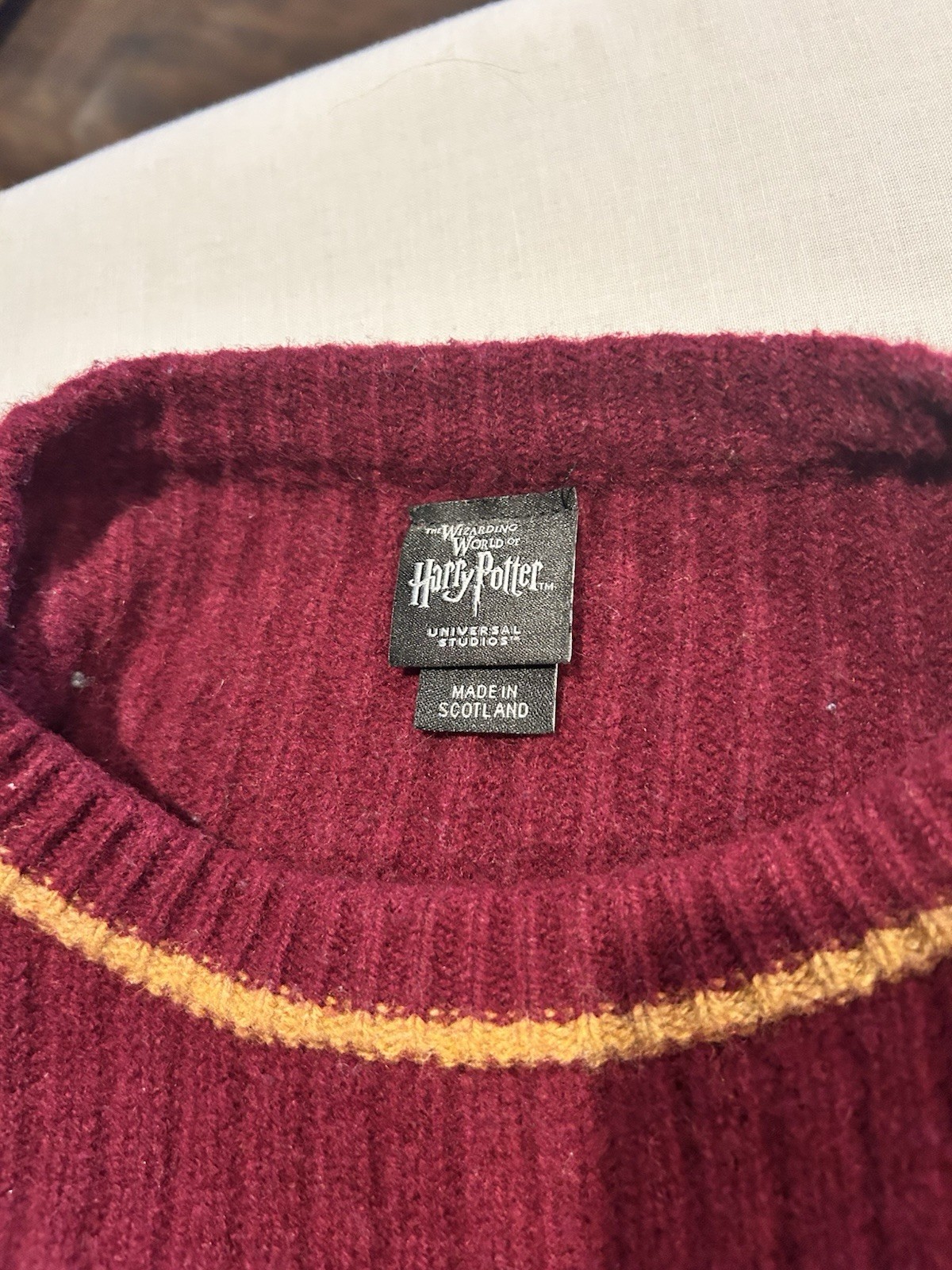 Wizarding World Harry Potter Gryffindor 100% oLambswool Pullover Sweater XL