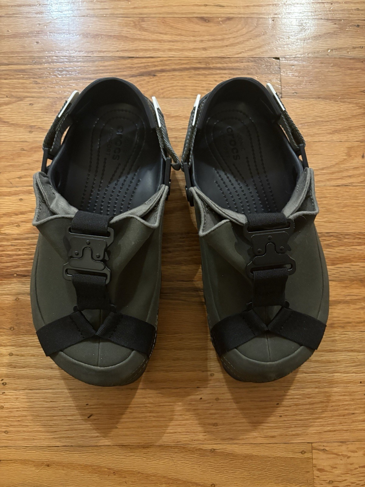 BEAMS x Crocs Technical Cobra Buckle Clog Size M8 W10 In Olive