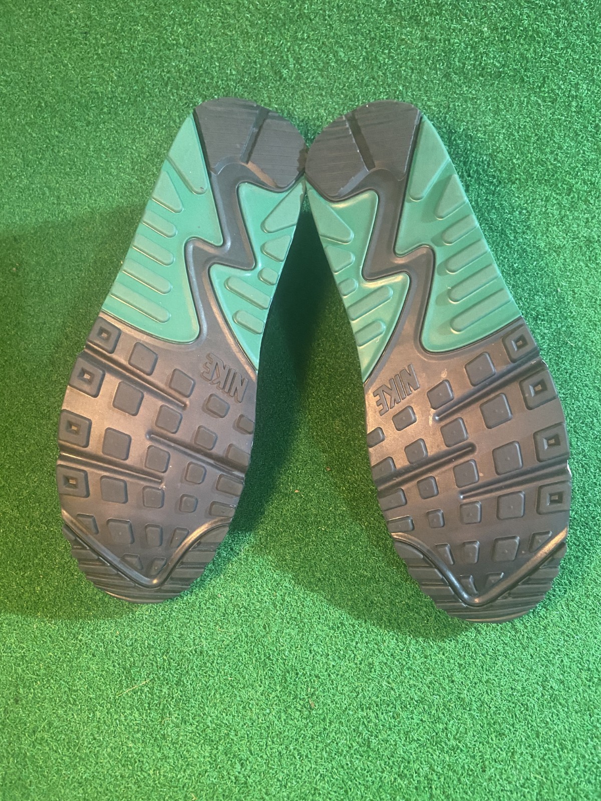 Nike Air Max 90 Malachite Green Size 13