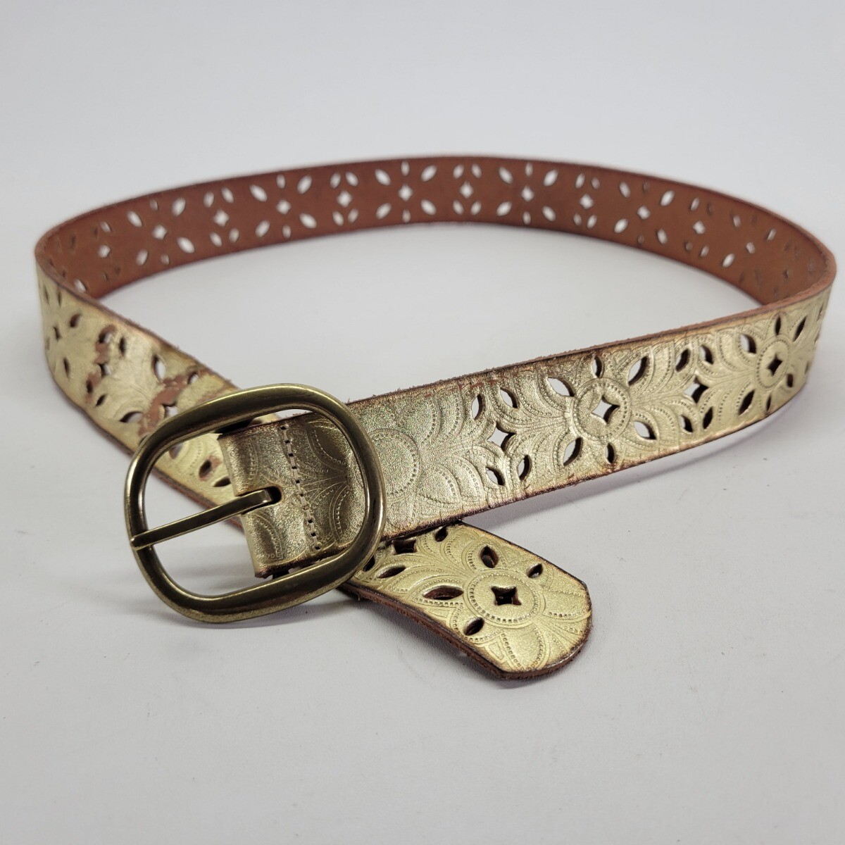 Fossil Leather Belt 30 32 34 M Flower Cut Out Gold Metallic BT3869546M