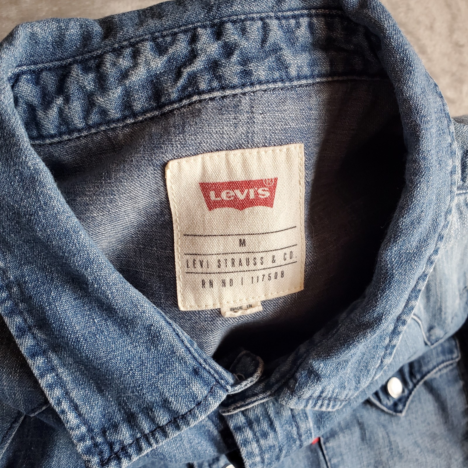 Levi’s Barstow Denim Western Shirt Pearl Snap Mens M 3LYLW2262
