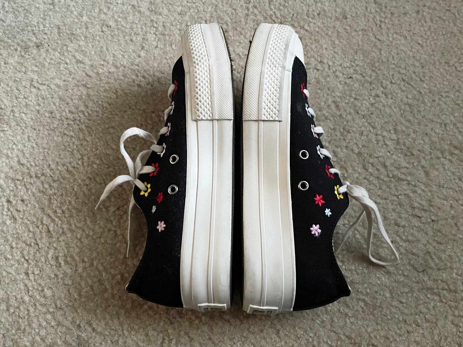Converse Chuck Taylor AS Floral Embroidery Platform Shoes A02566F Women’s Size 8